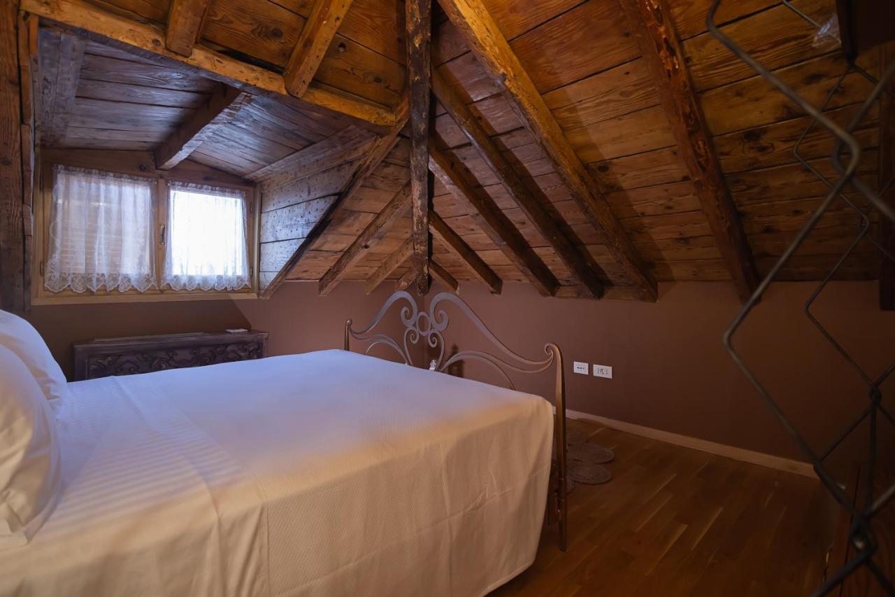 Tresor Art Boutique Hotel Korce Exterior photo
