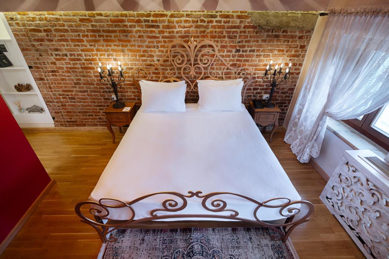 Tresor Art Boutique Hotel Korce Exterior photo