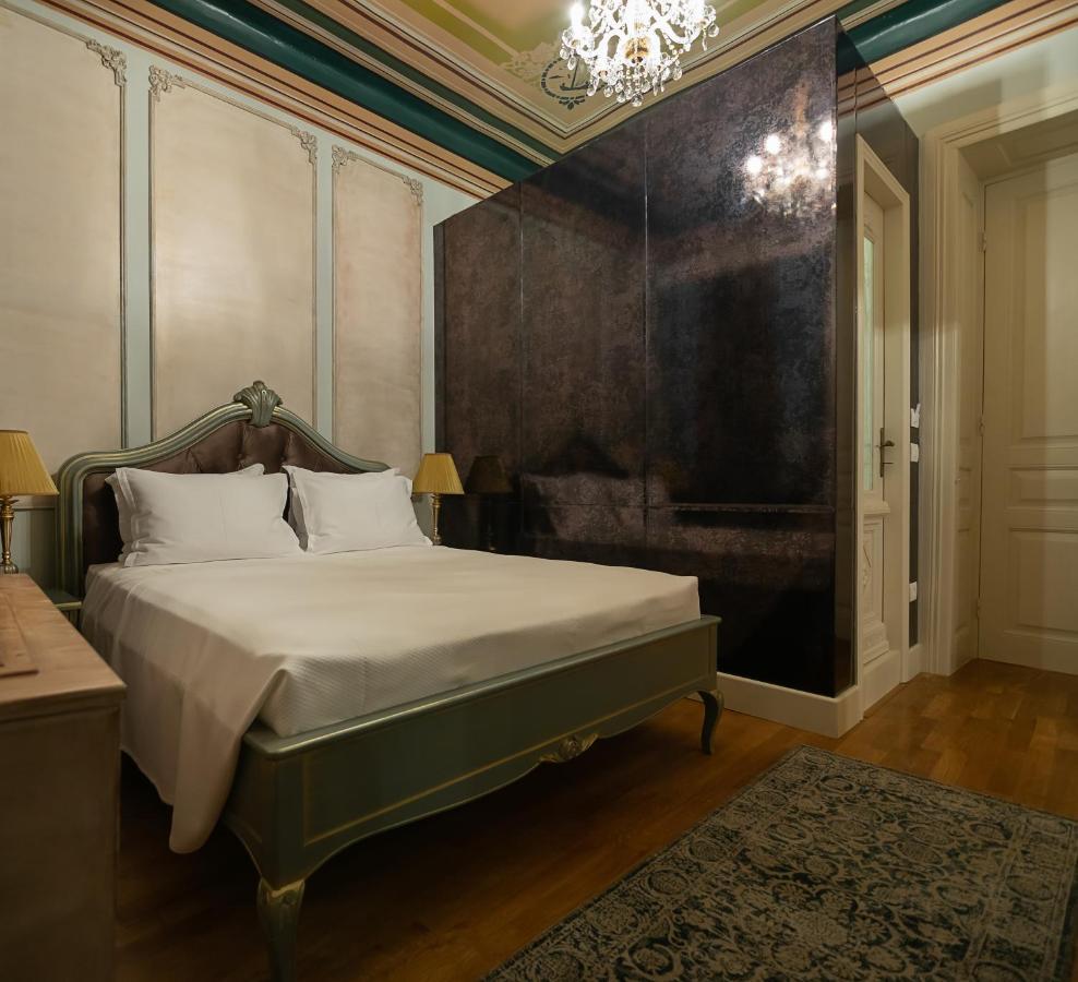 Tresor Art Boutique Hotel Korce Exterior photo